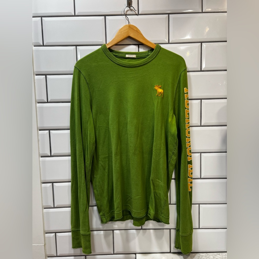 Vintage Abercrombie and Fitch long sleeve muscle tee in olive with gold details.